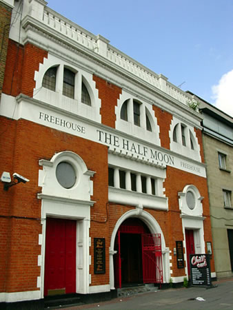 Image of the Halfmoon Theatre pub bar