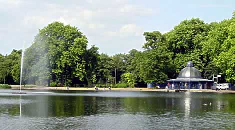 Image of the Victoria Park Caf eateries